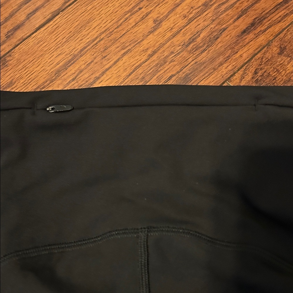 lululemon Jet Black Leggings size 6. 28 inch inseam. - Picture 4 of 7